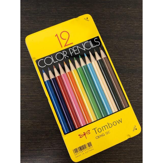 【ほぼ新品】色鉛筆　１２色　トンボ Tombow キッズ/ベビー/マタニティのおもちゃ(知育玩具)の商品写真