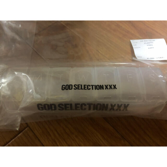 FRAGMENT(フラグメント)のgod selection xxx バック キーホルダー ピルケース メンズのファッション小物(キーホルダー)の商品写真