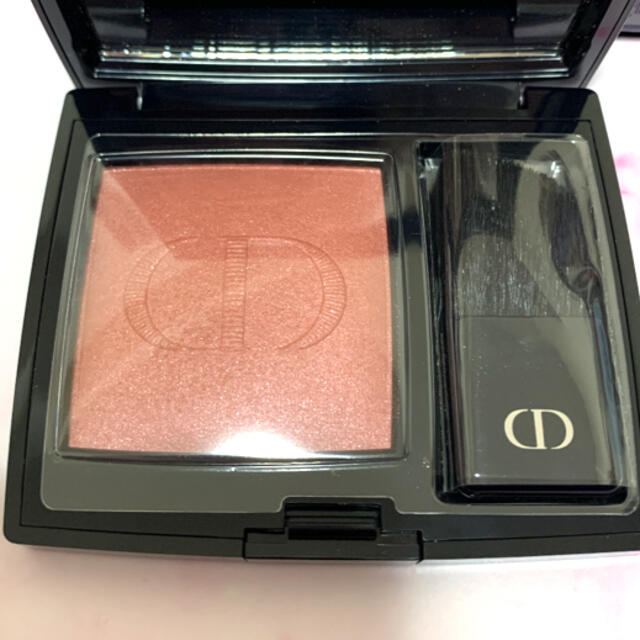 Dior(ディオール)のディオールスキン ルージュ ブラッシュ 364 ローズデライト コスメ/美容のベースメイク/化粧品(チーク)の商品写真