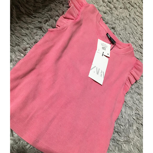 ZARA(ザラ)のフリル付き　Tシャツ トップス　m ZARA レディースのトップス(Tシャツ(半袖/袖なし))の商品写真