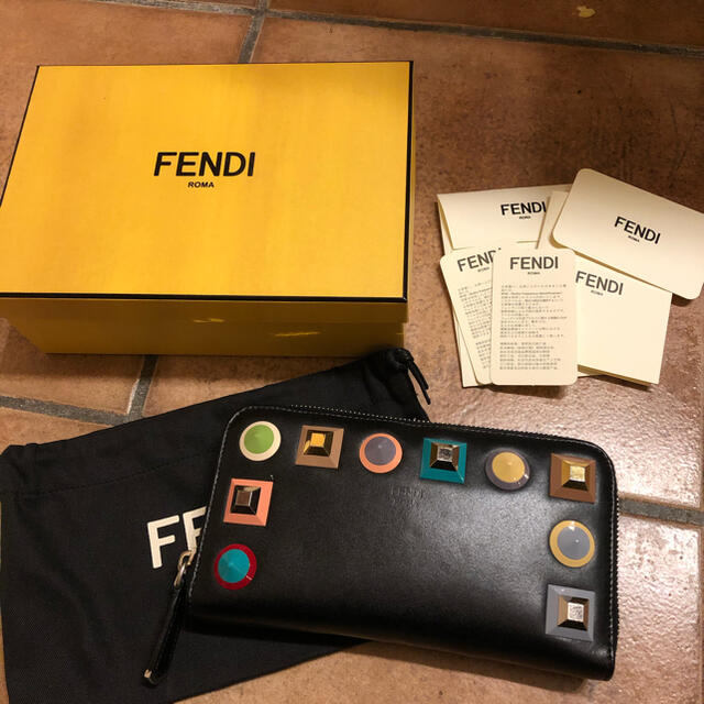 FENDI ROMA レインボースタッズ　長財布