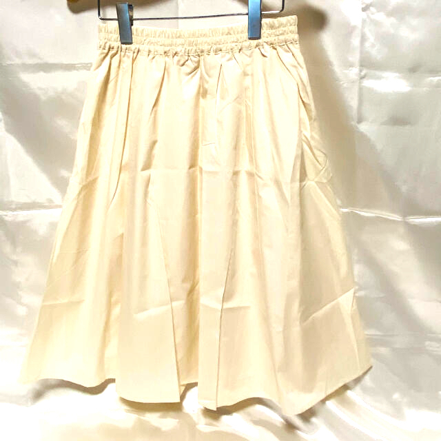 スカート♡ミドル丈♡アイボリー♡フレア レディースのスカート(ひざ丈スカート)の商品写真