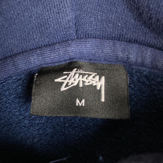 STUSSY(ステューシー)の【即完モデル‼︎】STUSSY◎アーチロゴ 紺 ビッグロゴ パーカー メンズのトップス(パーカー)の商品写真