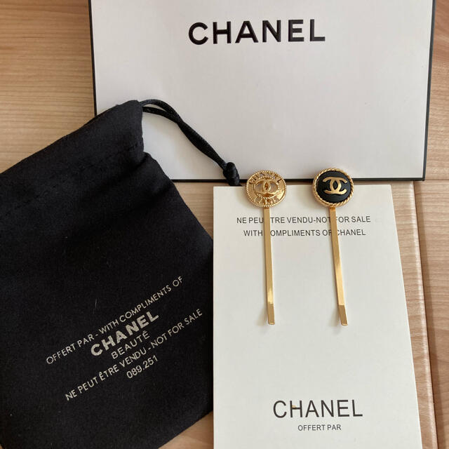 CHANEL - 【新品】シャネル CHANEL ゴールドヘアピン《正規ノベルティ ...