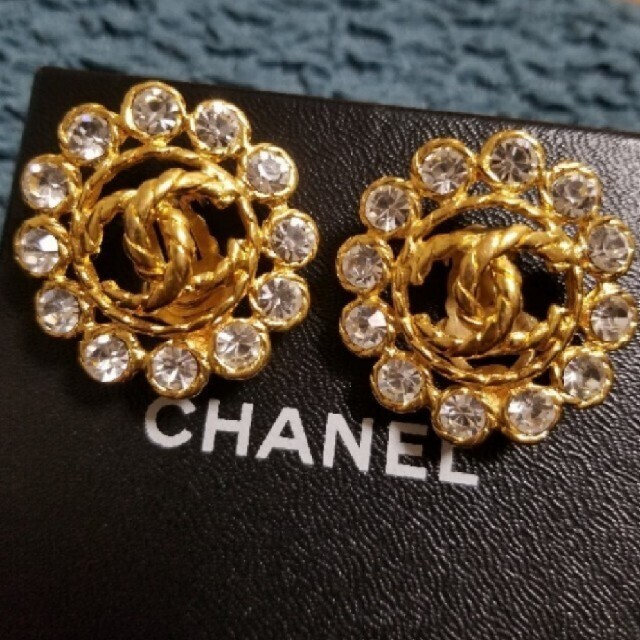 CHANEL(シャネル)のvintageCHANELゴールドイヤリング レディースのアクセサリー(イヤリング)の商品写真