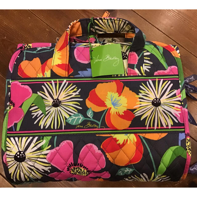 Vera Bradley(ヴェラブラッドリー)のトラベルポーチ　ハンキングバック　　Jazzy Blooms インテリア/住まい/日用品の日用品/生活雑貨/旅行(旅行用品)の商品写真