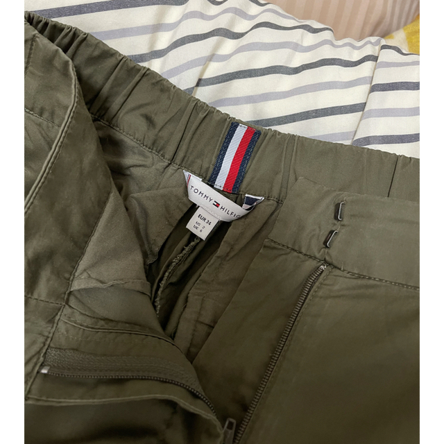 TOMMY HILFIGER(トミーヒルフィガー)のTOMMY HILFIGER トミーヒルフィガー パンツ カーキ レディースのパンツ(カジュアルパンツ)の商品写真