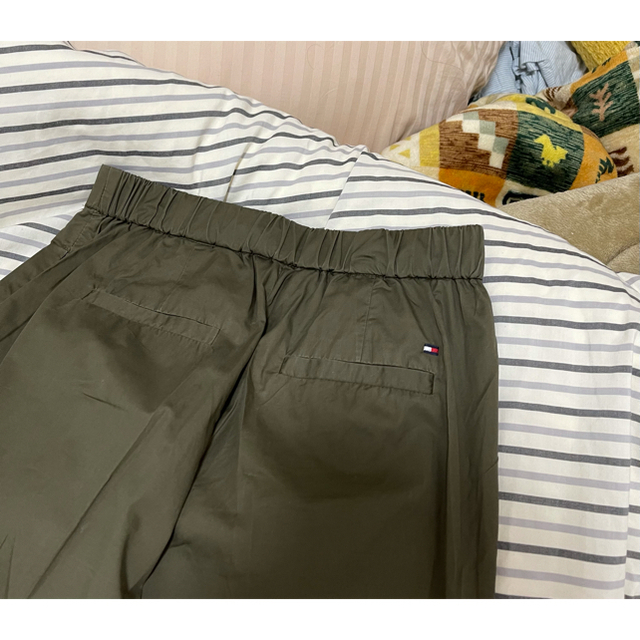 TOMMY HILFIGER(トミーヒルフィガー)のTOMMY HILFIGER トミーヒルフィガー パンツ カーキ レディースのパンツ(カジュアルパンツ)の商品写真