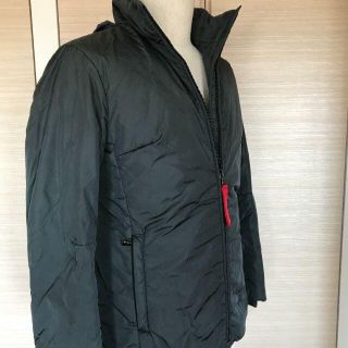 PRADA(ダウンジャケット ・ レッド/赤色系)のフリマアイテム一覧 PRADA(ダウンジャケット ・ レッド/赤色系)のフリマアイテム一覧