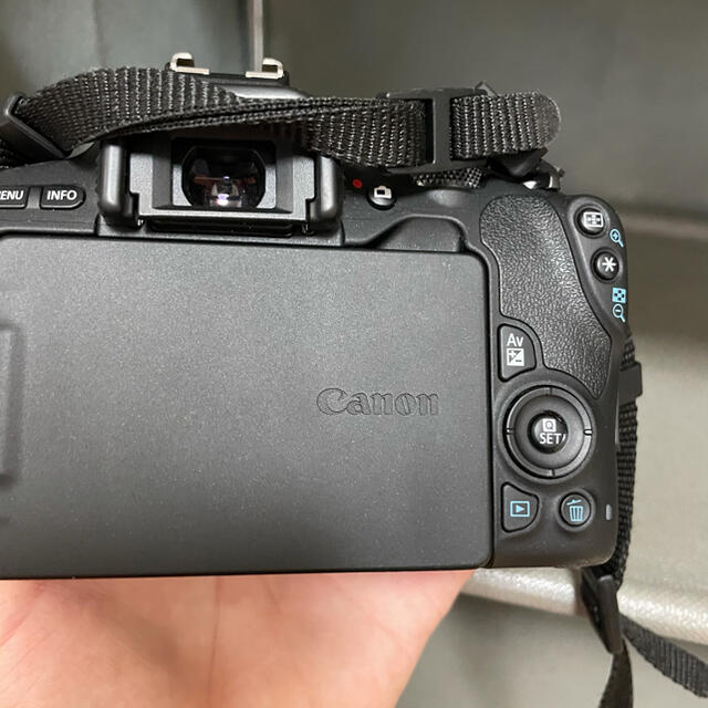 Canon kissX9一眼レフカメラ レンズ付き