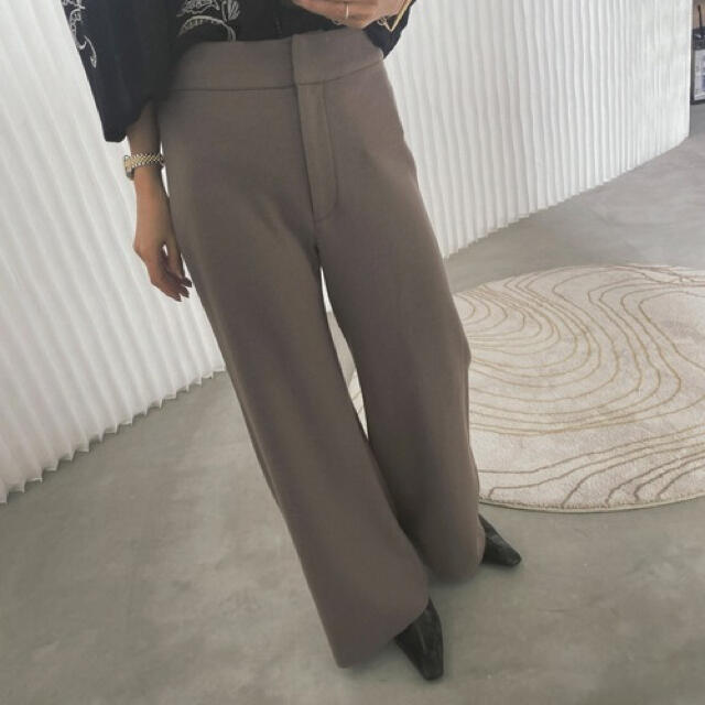 Ameri VINTAGE(アメリヴィンテージ)のAmeri♡ SMOOTH FLARED PANTS レディースのパンツ(カジュアルパンツ)の商品写真