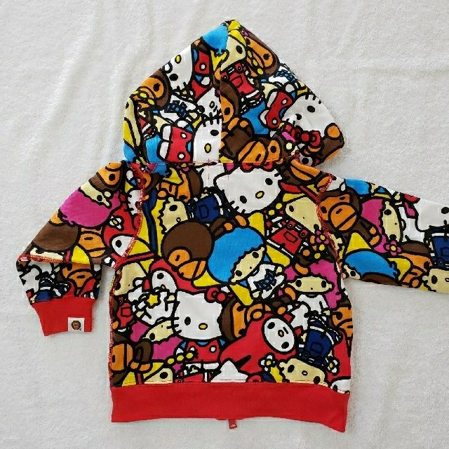 A BATHING APE(アベイシングエイプ)のBABY MILO ⭐️ SANRIO コラボパーカー 90 キッズ/ベビー/マタニティのキッズ服女の子用(90cm~)(ジャケット/上着)の商品写真