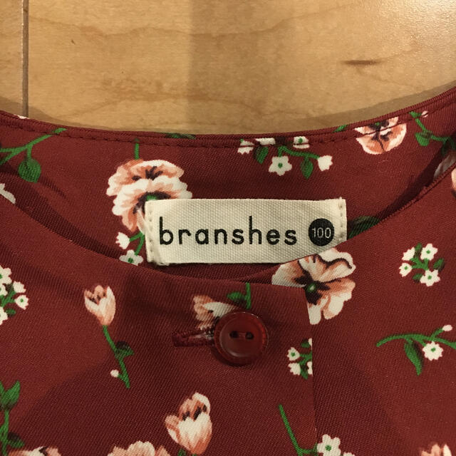 Branshes(ブランシェス)のブランシェス　赤　花柄ワンピース　１００ キッズ/ベビー/マタニティのキッズ服女の子用(90cm~)(ワンピース)の商品写真