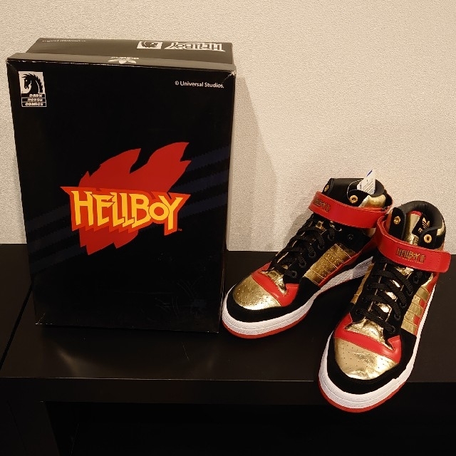 世界5000足限定 adidas FORUM MID HELLBOY アメコミ