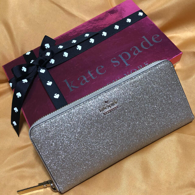 kate spade new york(ケイトスペードニューヨーク)のkatespade 財布　グリッターゴールド レディースのファッション小物(財布)の商品写真