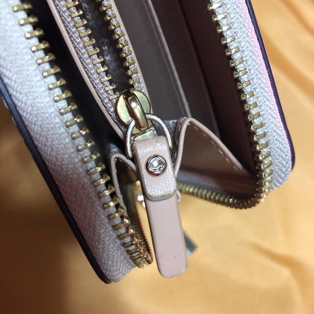 kate spade new york(ケイトスペードニューヨーク)のkatespade 財布　グリッターゴールド レディースのファッション小物(財布)の商品写真