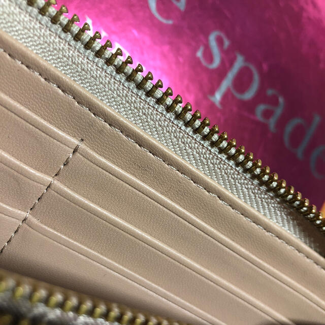kate spade new york(ケイトスペードニューヨーク)のkatespade 財布　グリッターゴールド レディースのファッション小物(財布)の商品写真