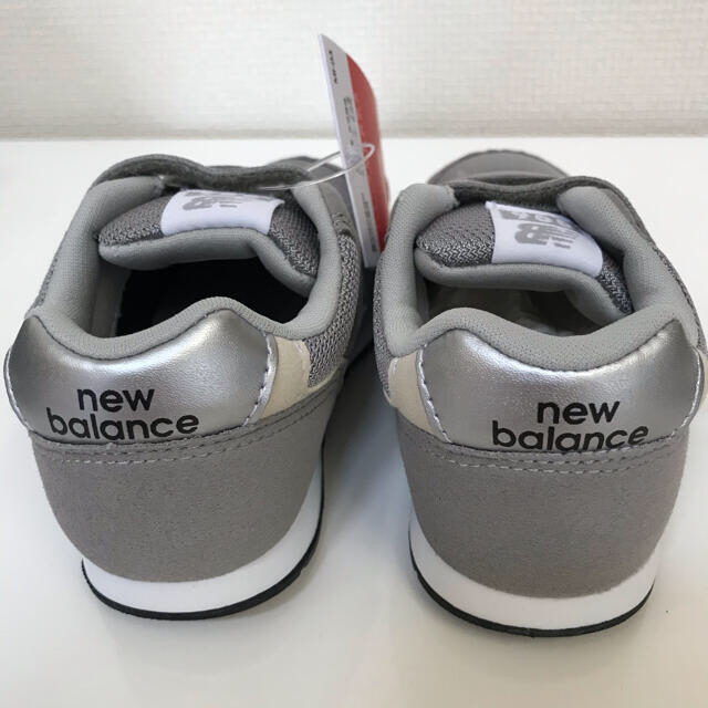 New Balance(ニューバランス)の【みんみん様専用】ニューバランス New Balance スニーカー 15.5 キッズ/ベビー/マタニティのキッズ靴/シューズ(15cm~)(スニーカー)の商品写真
