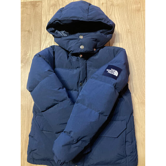 THE NORTH FACE(ザノースフェイス)のTHE NORTH FACE キャンプシエラショートダウンジャケット　紺色　美品 レディースのジャケット/アウター(ダウンジャケット)の商品写真