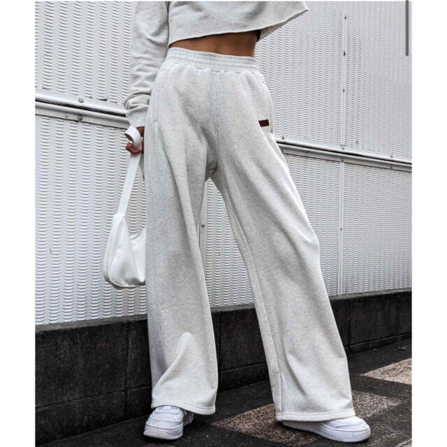 ACLENT Relaxy wide sweat pants レディースのパンツ(カジュアルパンツ)の商品写真