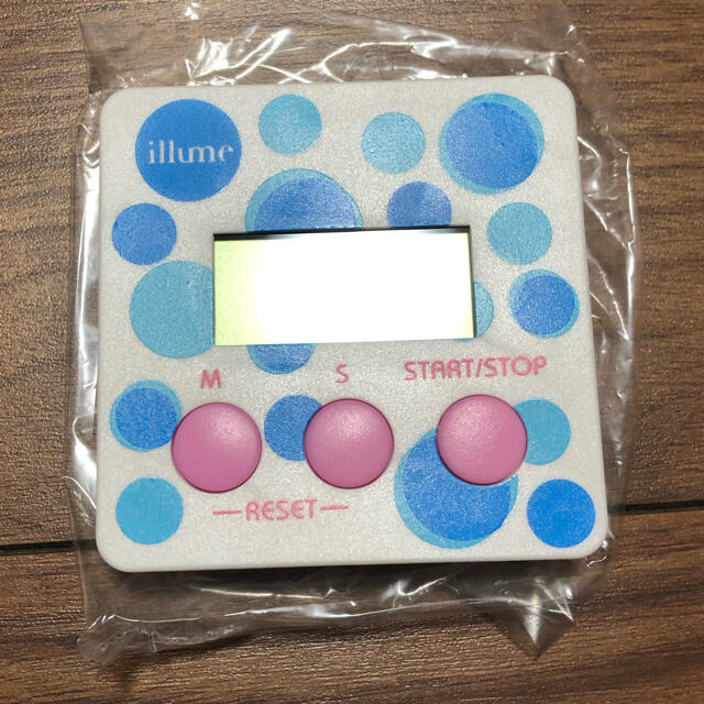 illume(イリューム)のイリューム　キッチンタイマー　新品未使用 インテリア/住まい/日用品のキッチン/食器(収納/キッチン雑貨)の商品写真