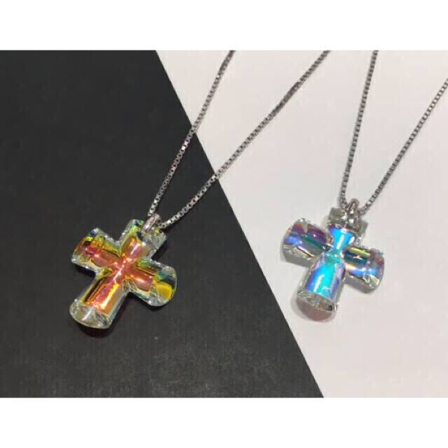 【色が変化する】 baccarat バカラ エデン ネックレス イリゼ 虹色