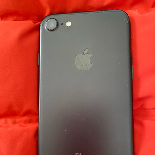 Apple(アップル)のiPhone7 ブラック　SIMフリー　128g  スマホ/家電/カメラのスマートフォン/携帯電話(スマートフォン本体)の商品写真