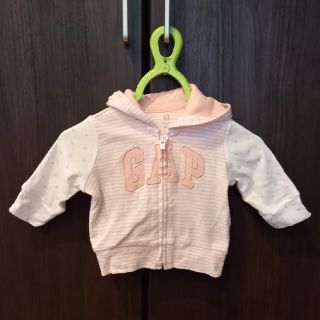 ベビーギャップ(babyGAP)のbaby gap パーカー 50 未使用品(トレーナー)