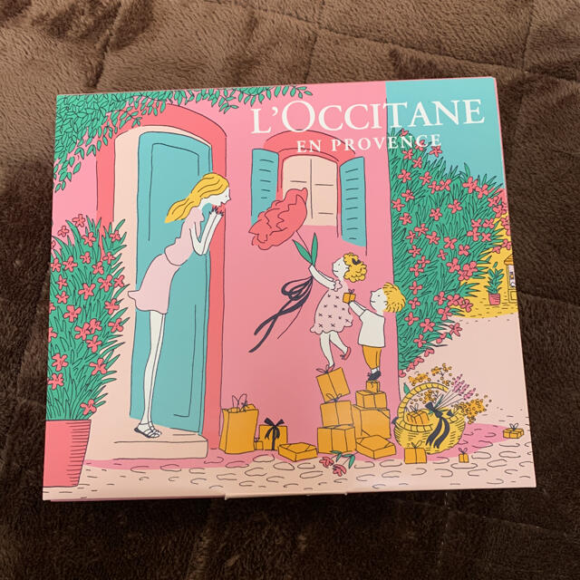 L'OCCITANE(ロクシタン)の最終値下げロクシタンギフトセット12本入り コスメ/美容のボディケア(ハンドクリーム)の商品写真