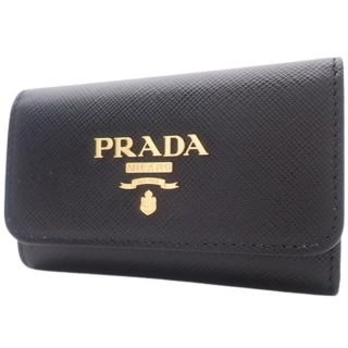 プラダ(PRADA)のプラダ 4連キーケース サフィアーノレザー 黒 ピンク 40800064711(キーケース)