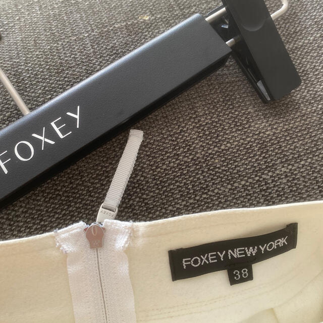 FOXEY(フォクシー)のフォクシー ＮＹ　スカート　38   レディースのスカート(ひざ丈スカート)の商品写真