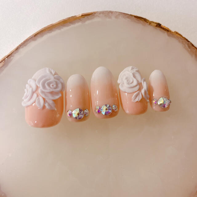 Rady グラデーション 白い薔薇 レギュラーオーバル 3d ネイルチップの通販 By Rady Nail Shop ラクマ Rady グラデーション 白い薔薇 レギュラーオーバル 3d ネイルチップの通販 By Rady Nail Shop ラクマ