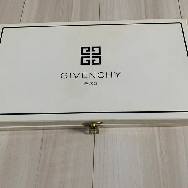 GIVENCHY(ジバンシィ)のジバンシィ小皿　５枚セット インテリア/住まい/日用品のキッチン/食器(食器)の商品写真