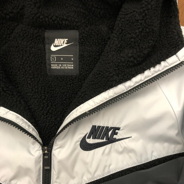 NIKE(ナイキ)のNIKE ジュニアアウター キッズ/ベビー/マタニティのキッズ服男の子用(90cm~)(ジャケット/上着)の商品写真