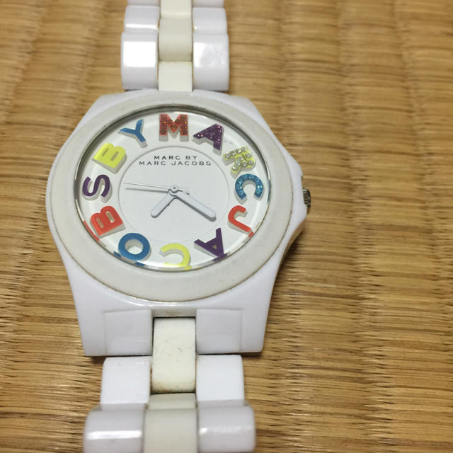 MARC BY MARC JACOBS(マークバイマークジェイコブス)の完売 カラフル 少女時代愛用 マルチカラー マークバイマークジェイコブス レディースのファッション小物(腕時計)の商品写真