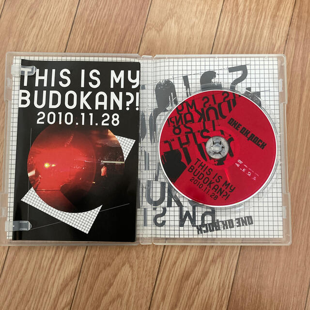 ONE OK ROCK(ワンオクロック)のLIVE　DVD「THIS　IS　MY　BUDOKAN？！　2010．11．28 エンタメ/ホビーのDVD/ブルーレイ(ミュージック)の商品写真