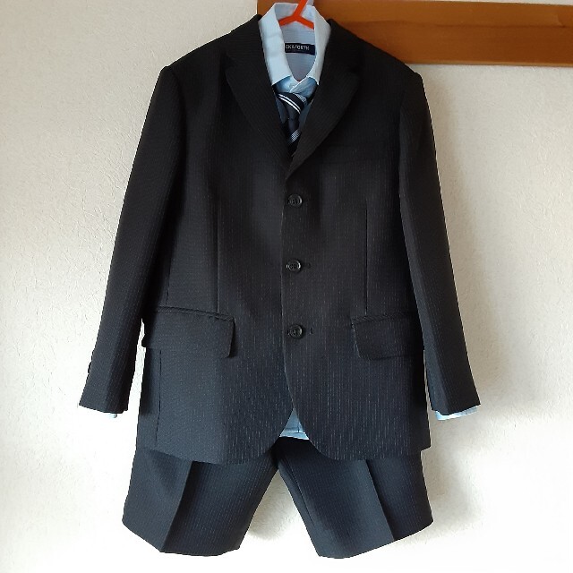 【値下げ継続中】120センチ　ストライプスーツ キッズ/ベビー/マタニティのキッズ服男の子用(90cm~)(ドレス/フォーマル)の商品写真