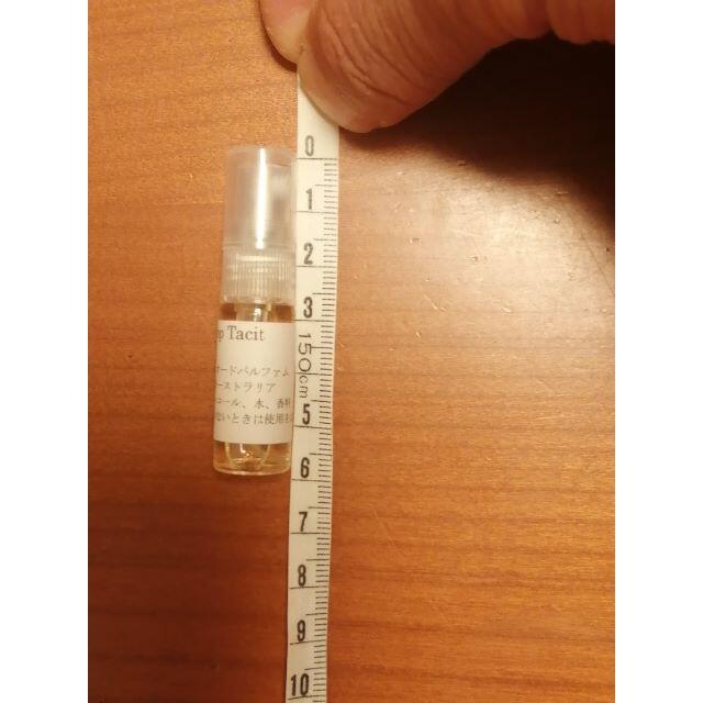 Aesop(イソップ)のイソップ　香水　Aesop　タシット＆ローズ1ml×2　スプレータイプ コスメ/美容の香水(ユニセックス)の商品写真