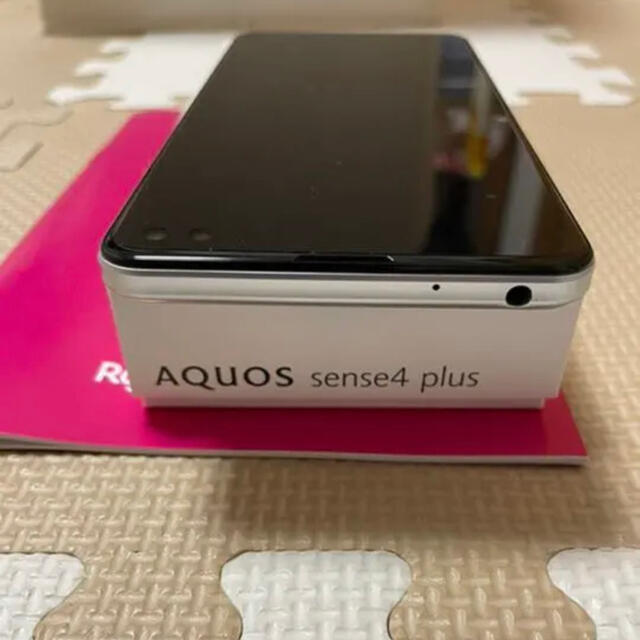 AQUOS(アクオス)のAQUOS sense4 plus 中古美品 SIMフリー White② スマホ/家電/カメラのスマートフォン/携帯電話(スマートフォン本体)の商品写真