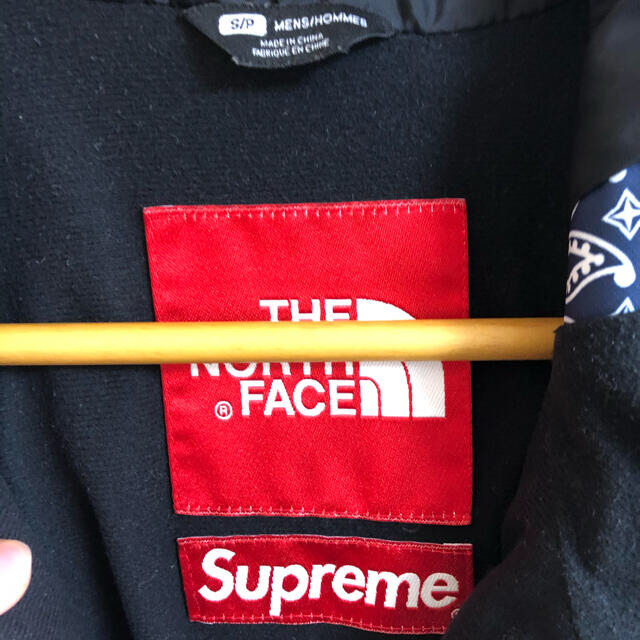 Supreme(シュプリーム)の【極美品】supreme north Face Bandana Mountain メンズのジャケット/アウター(マウンテンパーカー)の商品写真