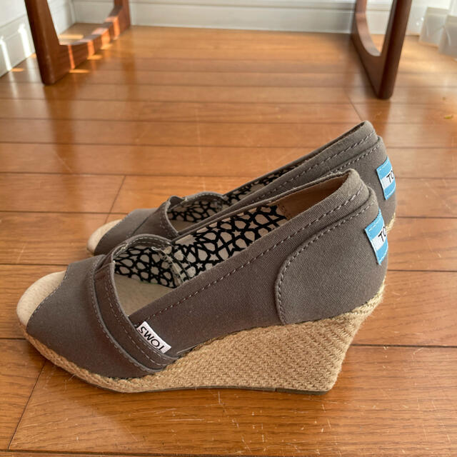 TOMS(トムズ)のTOMS♡ウェッジヒールサンダル　22.5cm レディースの靴/シューズ(サンダル)の商品写真