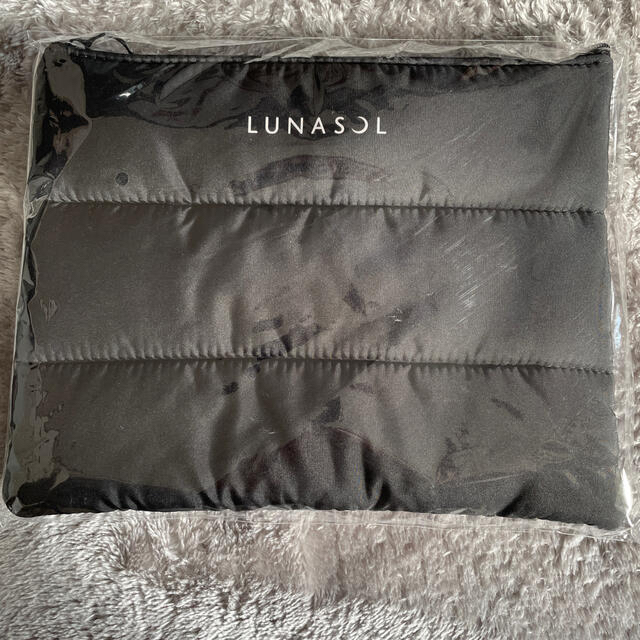 LUNASOL(ルナソル)の【新品】ルナソルポーチ レディースのファッション小物(ポーチ)の商品写真