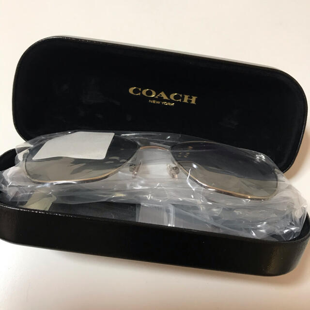 COACH(コーチ)のコーチ　Coach サングラス　新品未使用 レディースのファッション小物(サングラス/メガネ)の商品写真
