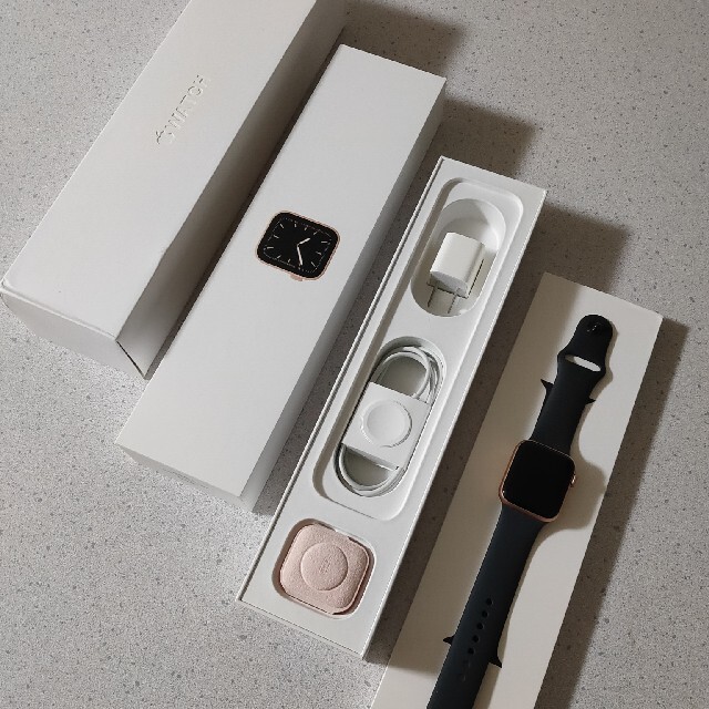 Apple Watch series 5 40mm GOLD