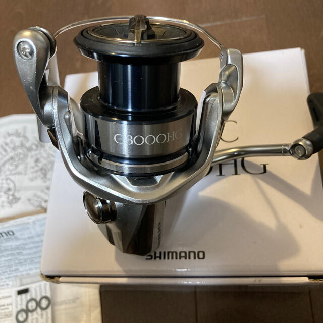 SHIMANO(シマノ)の19ストラディック　C3000HG スポーツ/アウトドアのフィッシング(リール)の商品写真