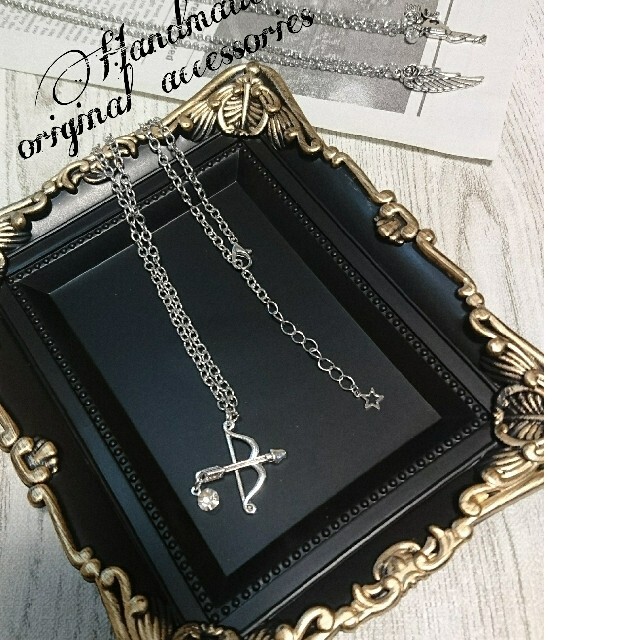 Bow and arrow&crystal🖤necklace ハンドメイドのアクセサリー(ネックレス)の商品写真