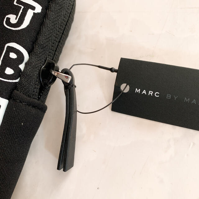 MARC BY MARC JACOBS(マークバイマークジェイコブス)の未使用☆マークジェイコブス レディースのバッグ(クラッチバッグ)の商品写真