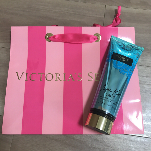 Victoria's Secret(ヴィクトリアズシークレット)のビクトリアシークレット ボディクリーム コスメ/美容のボディケア(ボディクリーム)の商品写真