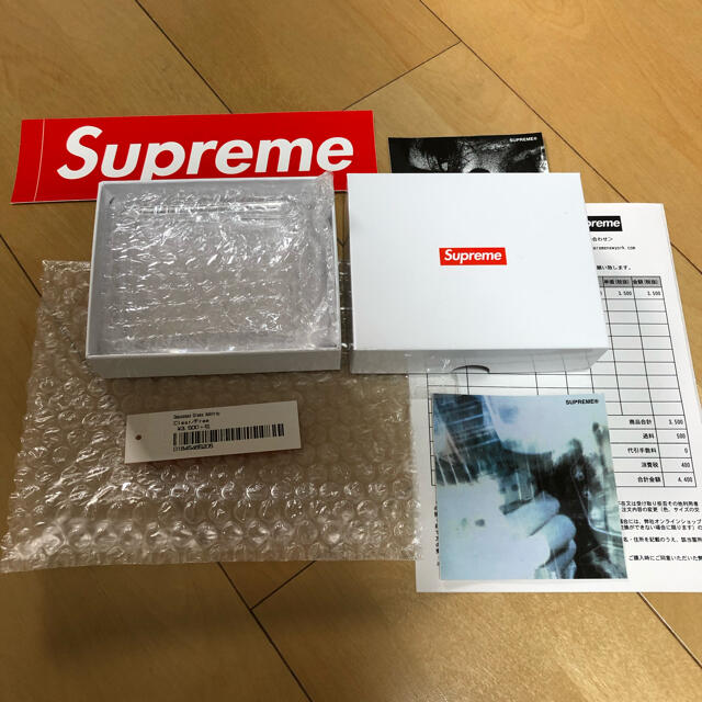 Supreme(シュプリーム)の2020ss Supreme Debossed グラス アッシュトレイ＋ステ3枚 インテリア/住まい/日用品のインテリア小物(灰皿)の商品写真