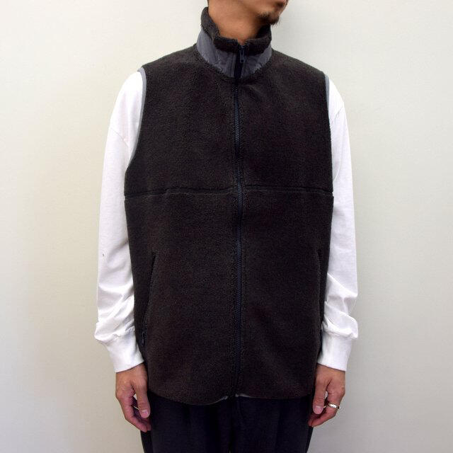 COMOLI(コモリ)のGraphpaper グラフペーパーWool Boa Zip-Up Vest   メンズのトップス(ベスト)の商品写真